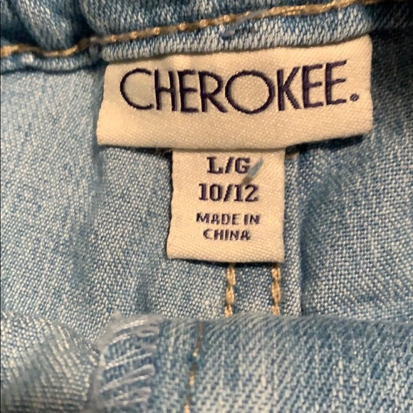 denim shorts - Picture 3 of 4